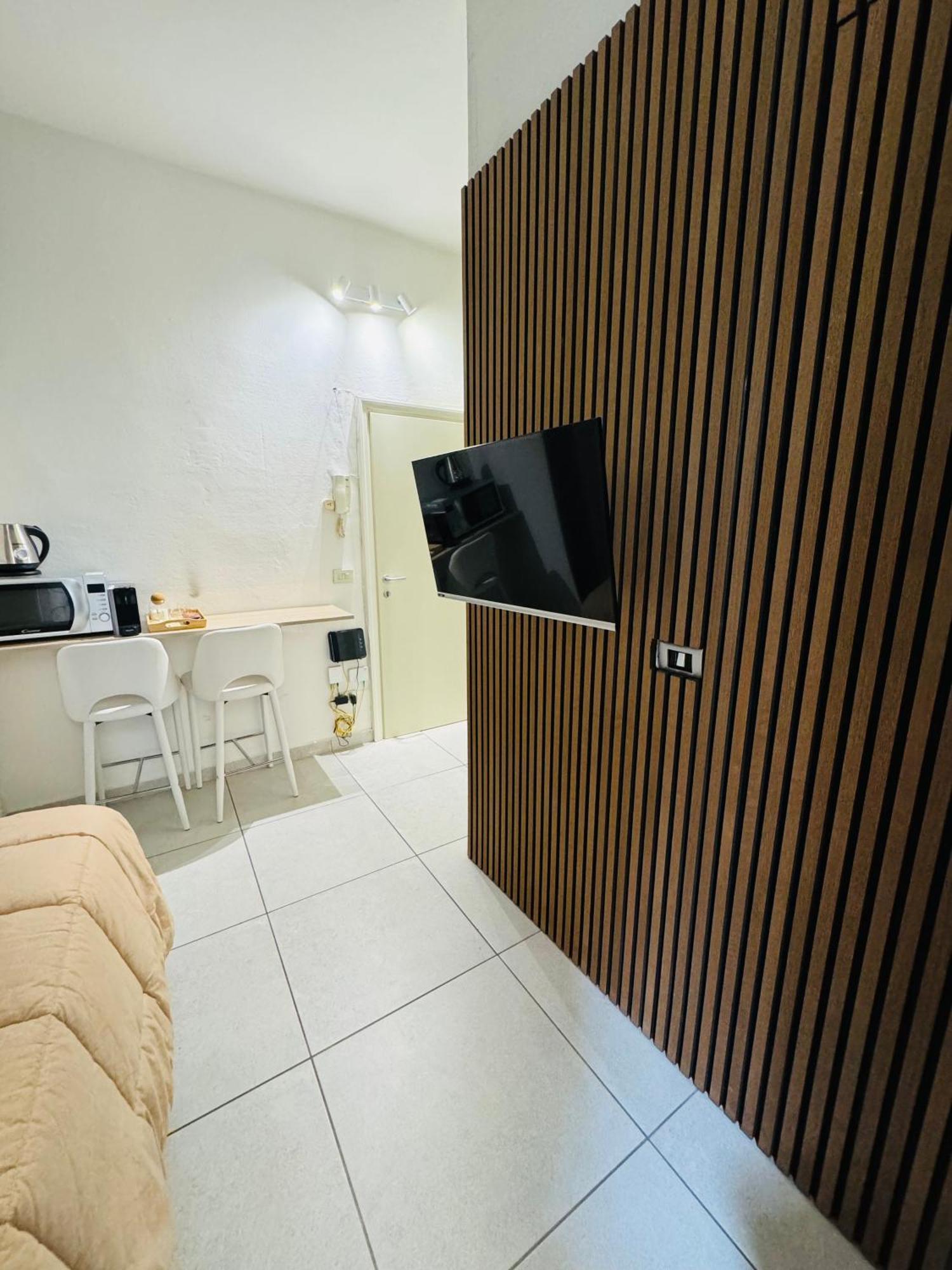 Tiny & Cosy Studio Flat In Côme Esterno foto